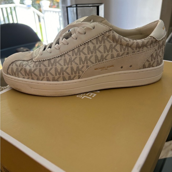 MK shoes worn twice - Picture 4 of 6